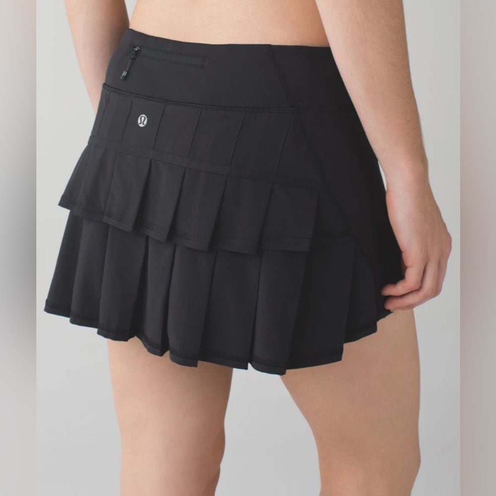 Lululemon athletica Pace Setter Black Pleated Tennis Golf Athletic Women Skirt 6